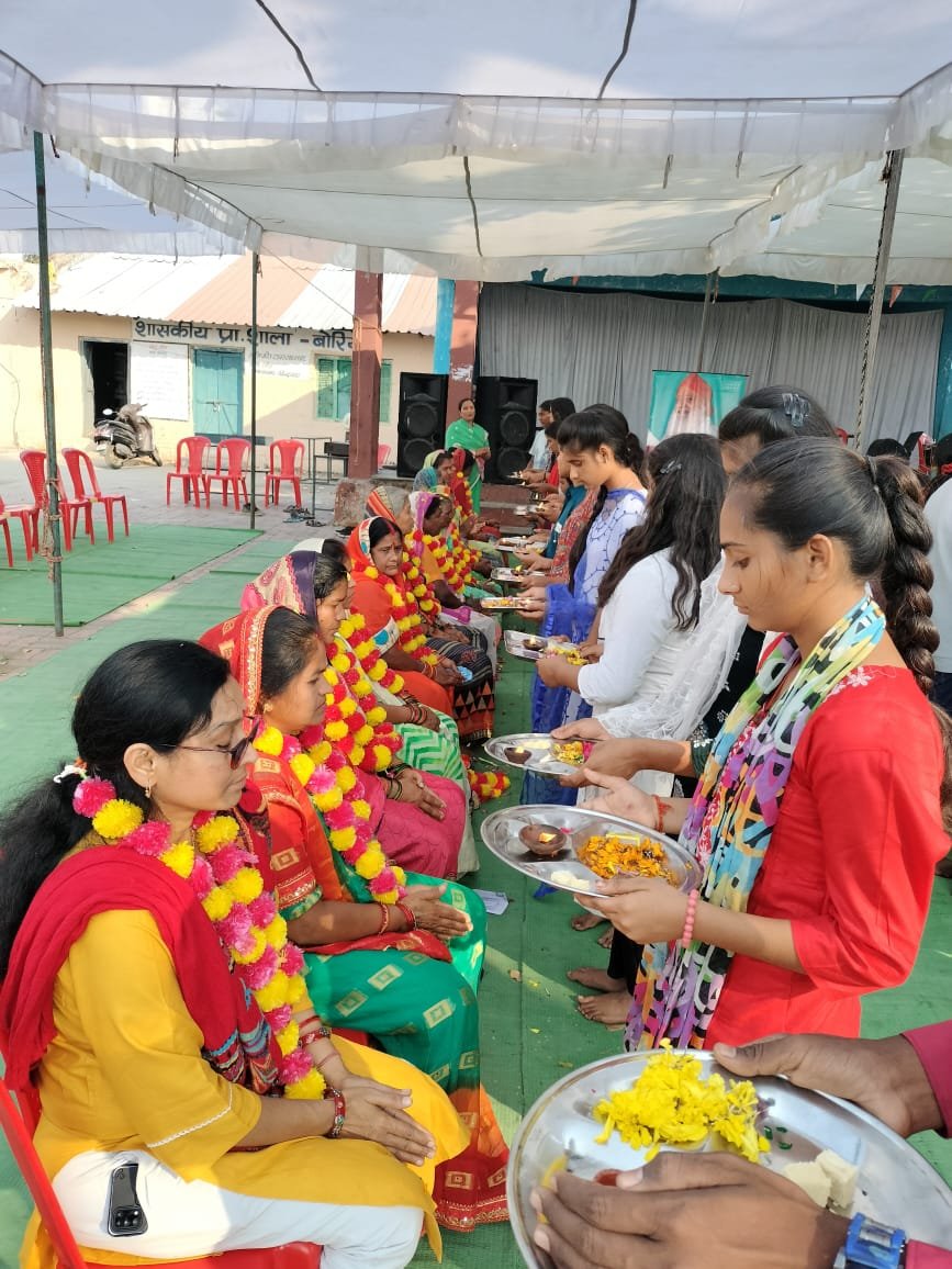 जिले सहित देश भर में मातृ – पितृ पूजन दिवस की धूम