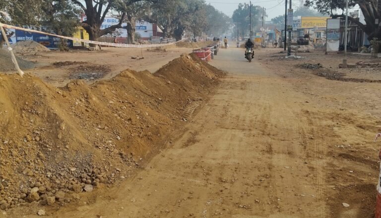 स्लीमनाबाद पुराने हाइवे से आवागमन हुआ शुरू,अंडर ग्राउंड टनल खुदाई पुराने हाइवे के निकली आगे