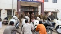 विजयनगर पुलिस और क्राईम ब्राँच के हत्थे चढ़े वाहन चोरों से 5 दुपहिया वाहन जप्त