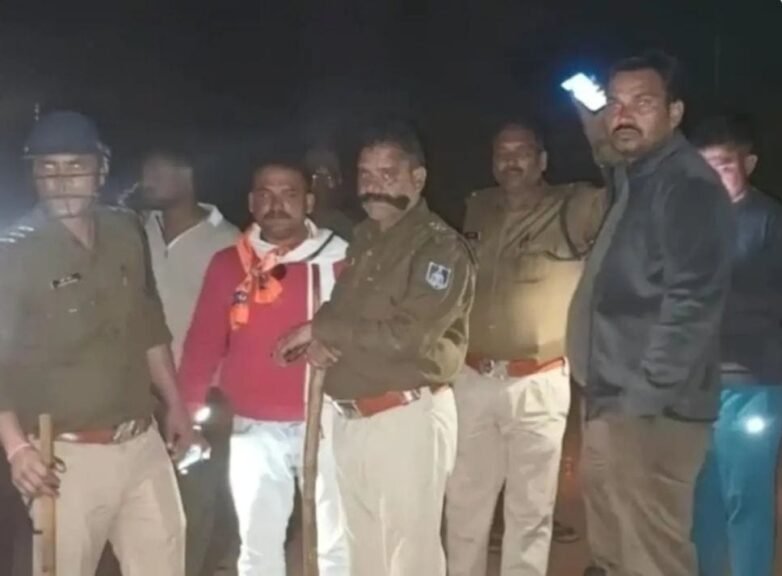 पुलिस पर पथराव मामले मै 15 आरोपियों पर मामला दर्ज