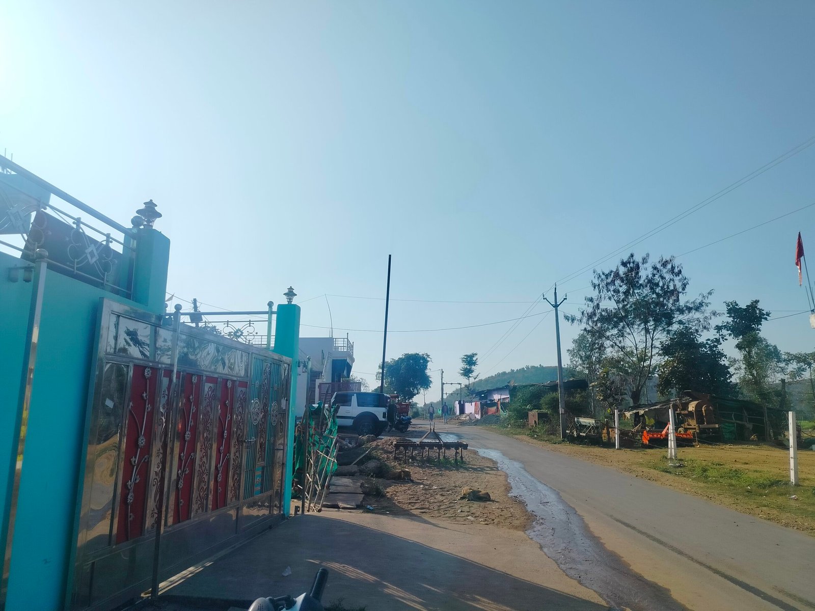 बिद्युत लाइन को लेकर ग्रामीणों के माथे में चिंता