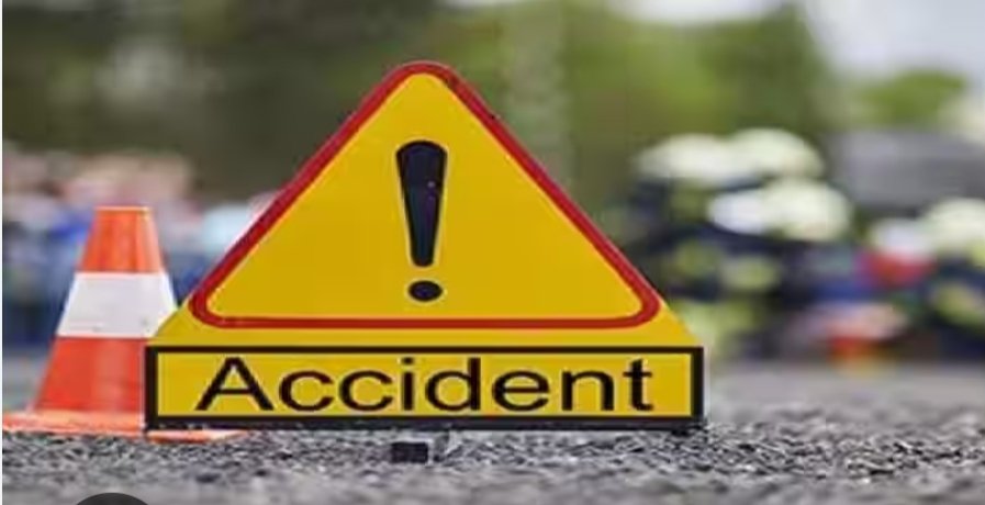 गोसलपुर में पैदल जा रहे राहगीरों को कार ने मारी टक्कर