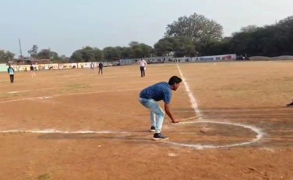 गिल्ली डंडा प्रतियोगिता,जनपद पंचायतों की टीमों के चयन के लिये प्रतितियोगिताएँ शुरू