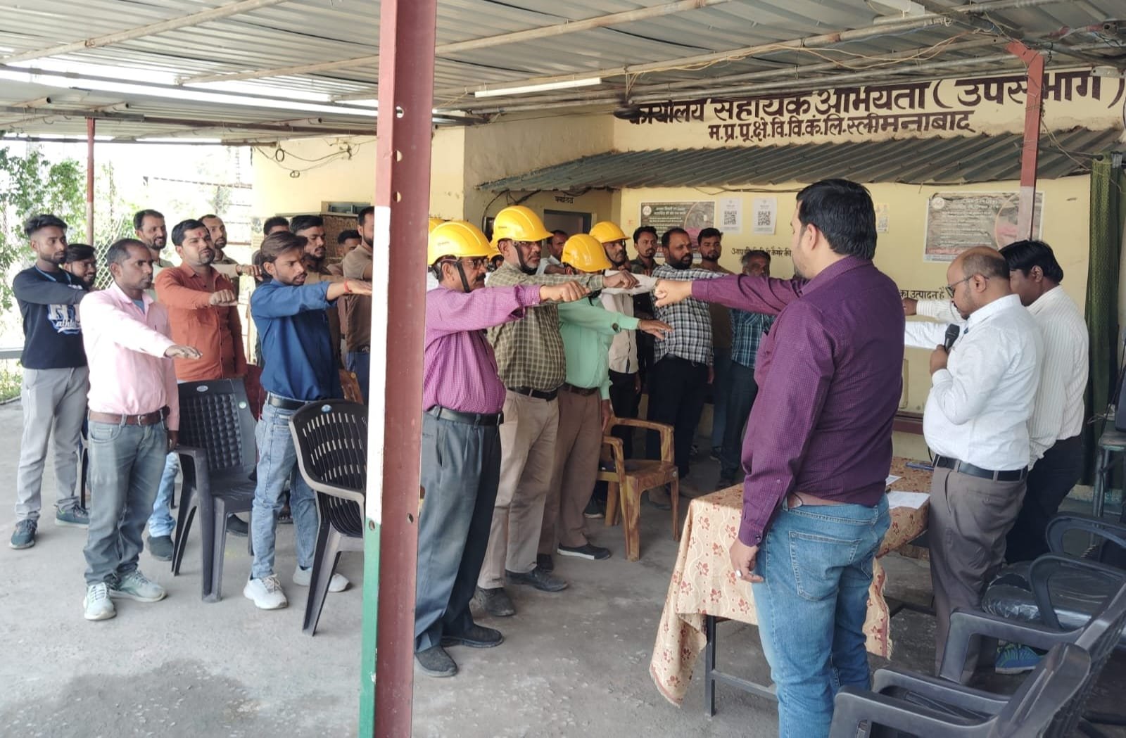 लाईनमैन विद्युत विभाग की है रीढ़,उनके बिना निर्बाध बिजली आपूर्ति की कल्पना नही संभव