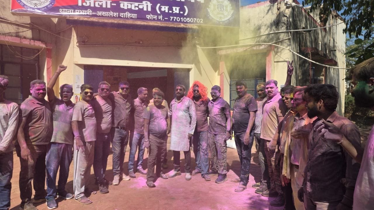 जमकर उड़ा अबीर ओर रंग ग़ुलाल, फाग गीतों पर थिरके लोग