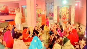 महिलाओं ने खेली राधा-कृष्ण संग  होली,दिखा बिरज सा नजारा,फूल और गुलाल से जमकर की मस्ती