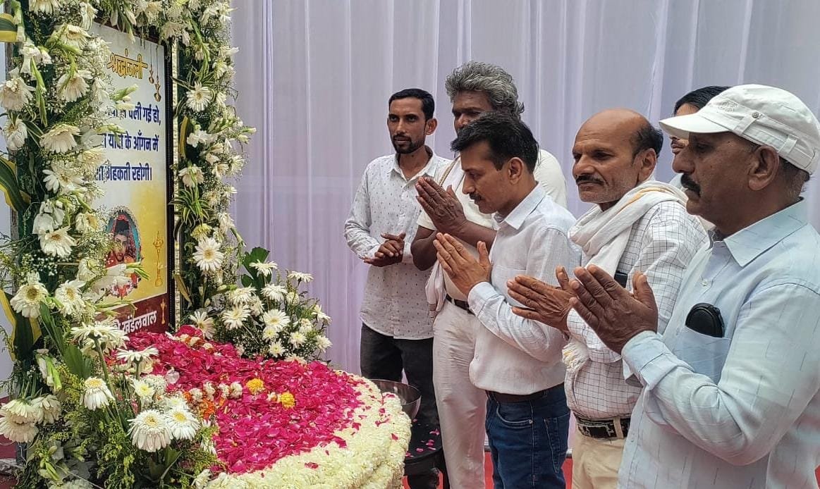 श्री योग वेदांत सेवा समिति बैतूल के साधकों ने स्व. सुरभि खंडेलवाल को दी श्रद्धांजलि