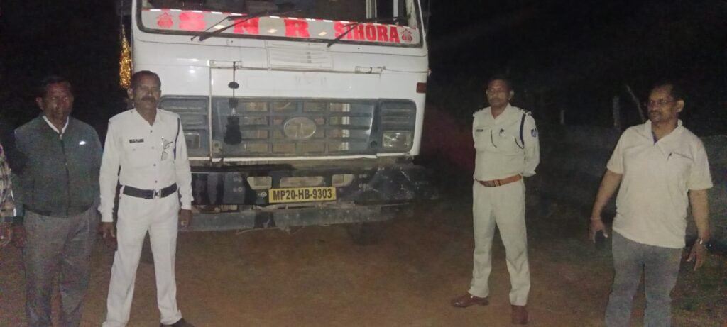 सिहोरा में राजस्व विभाग की बड़ी कार्यवाही,खनिज आयरन के अवैध परिवहन में लिप्त दो हाइवा जप्त