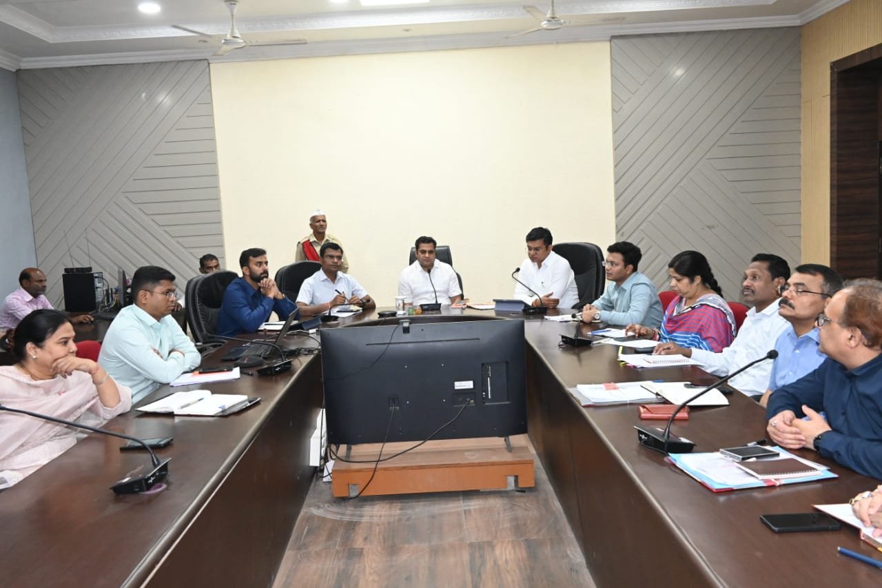 लंबित पत्रों की समीक्षा बैठक संपन्‍न,कलेक्टर ने दिए ये निर्देश 