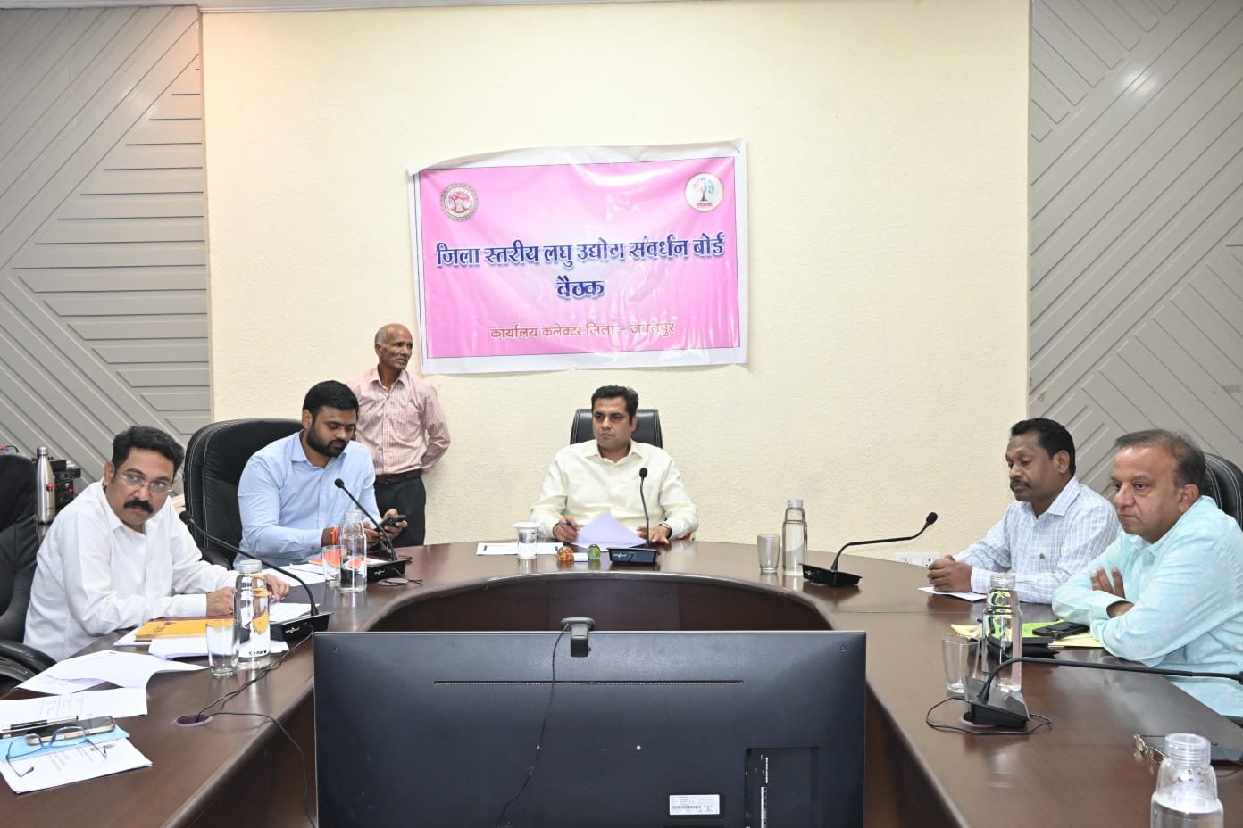 लघु उद्योग संवर्धन समिति की बैठक में उद्योगपतियों के साथ विस्तार से हुई चर्चा