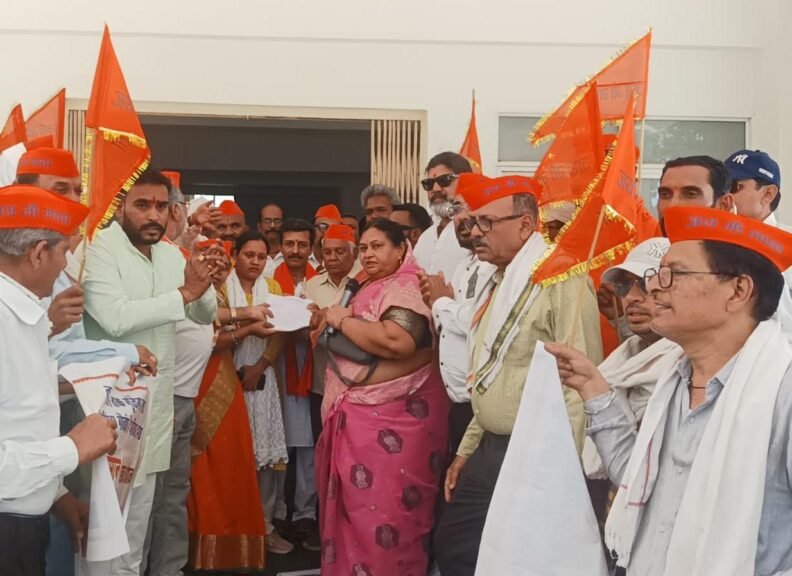 भीषण गर्मी भी नहीं रोक पाई आस्था,सैकड़ों गौभक्तों की मौजूदगी में निकली गौ सम्मान पदयात्रा