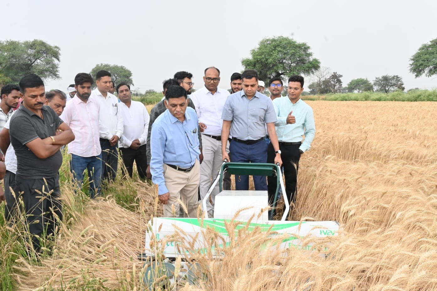 10 रुपये के खर्च में एक एकड़ फसल की कटाई