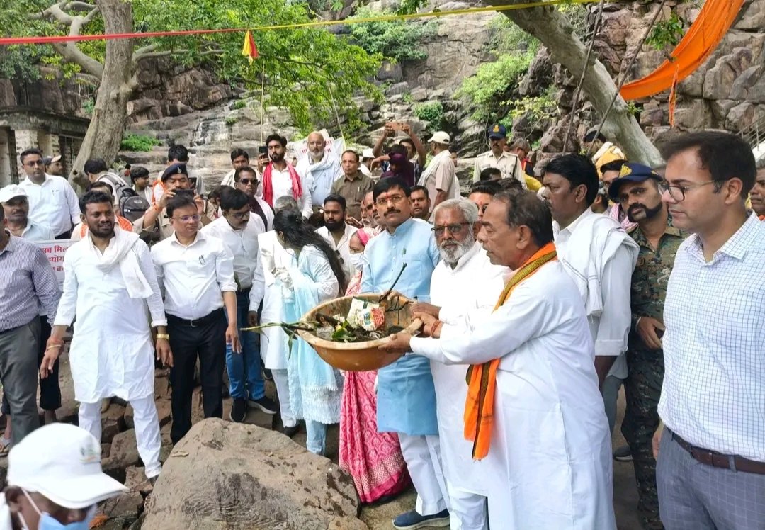 जल गंगा संवर्धन अभियान आने वाले पीढ़ी को सुरक्षित रखने का संकल्प -राज्यमंत्री धर्मेंद्र लोधी