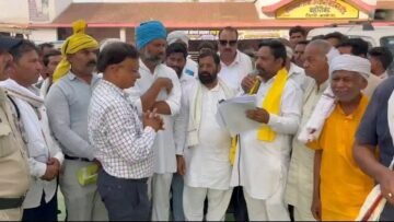 11 सूत्रीय मांगो को लेकर किसानों ने किया हल्ला बोल, 15 दिवस मै नही हुआ निराकरण तो किसान करेंगे उग्र आंदोलन