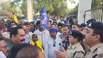 कटनी के कुठला में विवाह समारोह के दौरान पुलिस कार्रवाई पर निष्पक्ष जांच सहित निलंबन एवं एफआईआर की मांग 