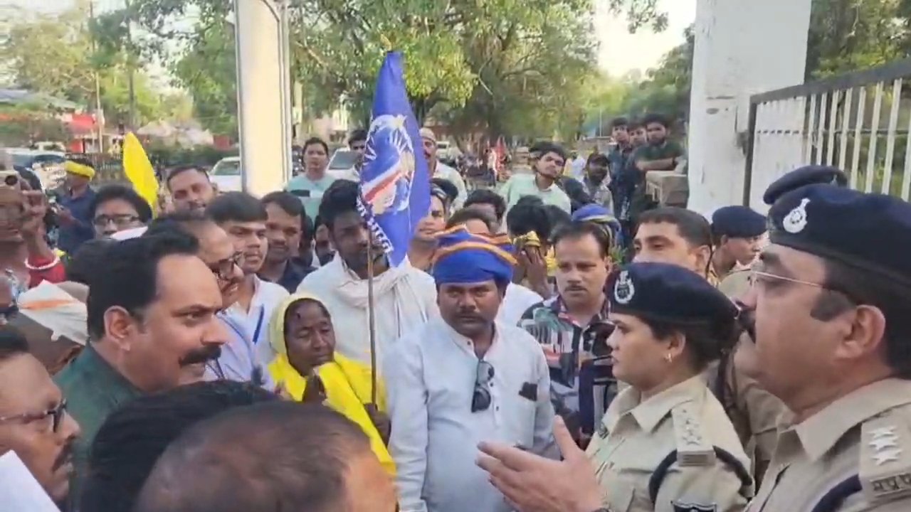 कटनी के कुठला में विवाह समारोह के दौरान पुलिस कार्रवाई पर निष्पक्ष जांच सहित निलंबन एवं एफआईआर की मांग 