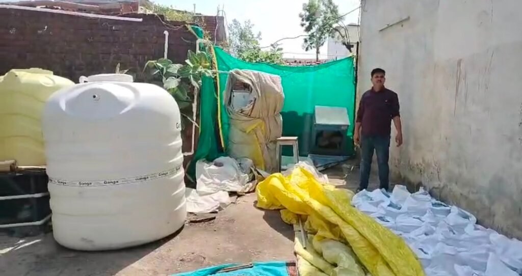 सिहोरा में बिना लाइसेंस के चल रहा था पानी का कारोबार, पैकेज्ड ड्रिंकिंग वॉटर प्लांट की मशीन सील