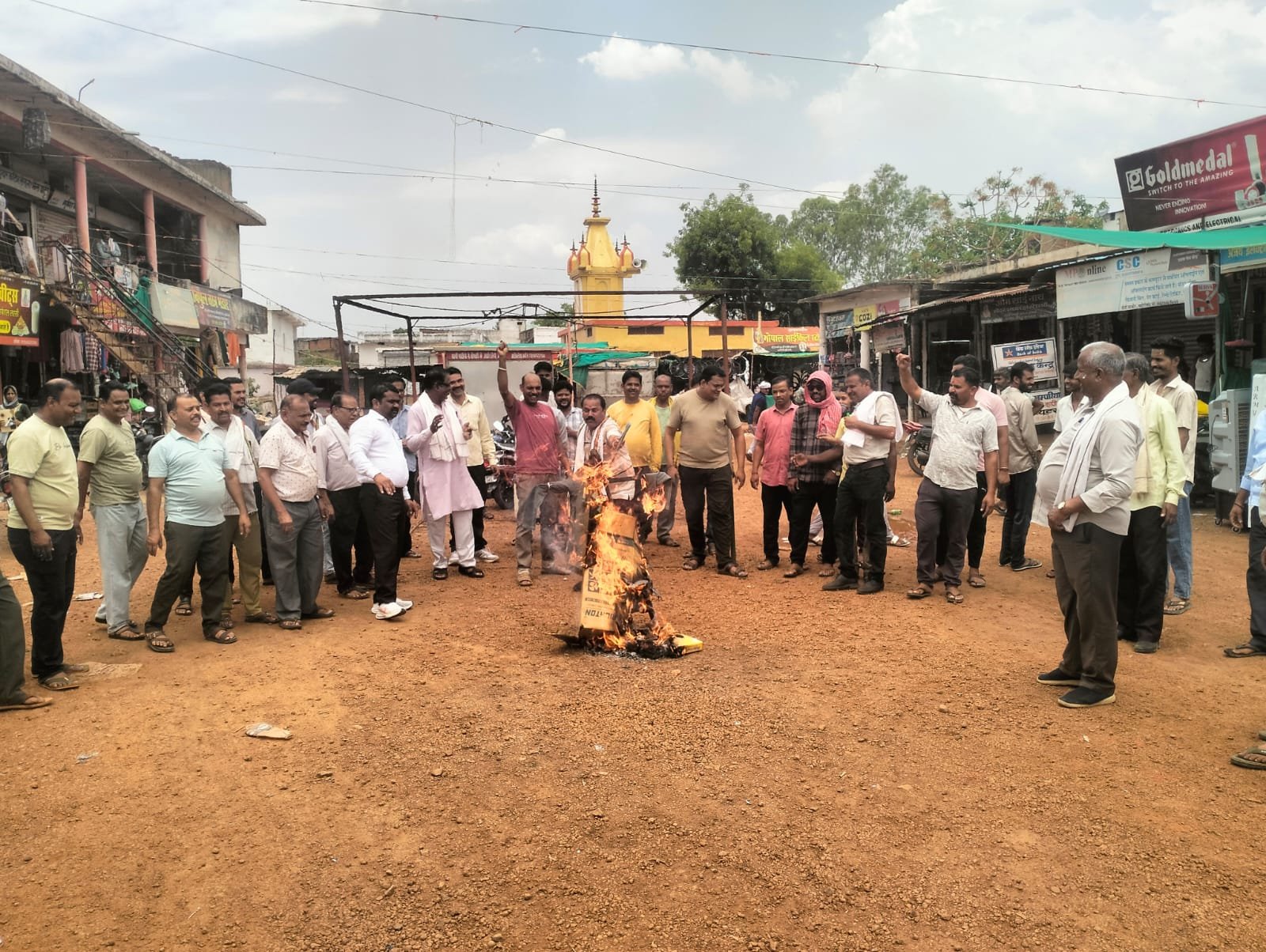 मुख्यमंत्री मोहन यादव के खिलाफ कांग्रेस ने जमकर की नारेबाजी,किया गया पुतला दहन