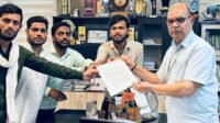 निविदा प्रक्रिया में अनियमितता एवं भ्रष्टाचार के आरोप,NSUI ने विटनरी कुलपति को सौपा ज्ञापन