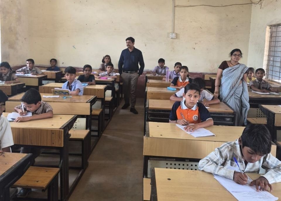 9 जन शिक्षा केंद्र स्तरों मैं आयोजित हुई 5 वी ओर 8 वी की पुन :परीक्षा