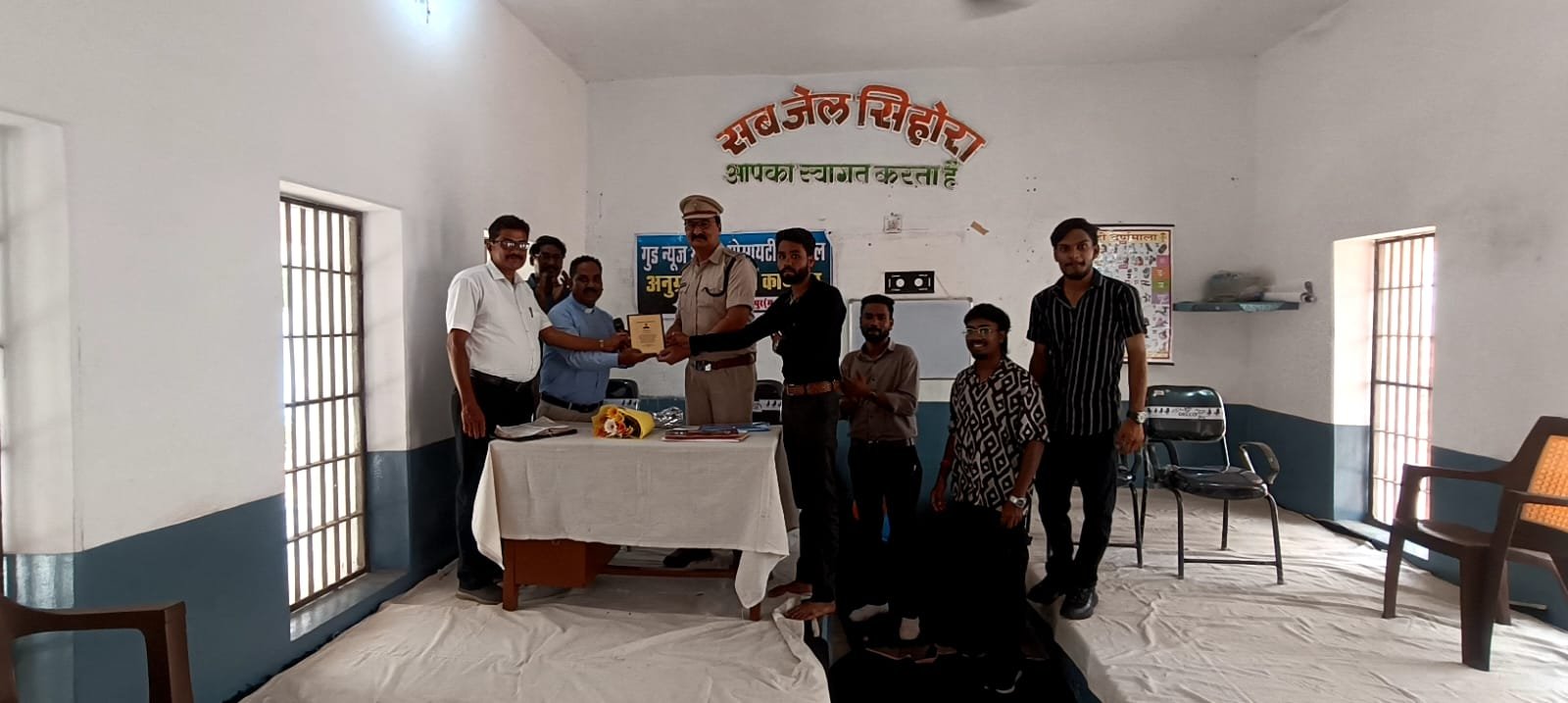 सिहोरा के सब जेल में शैक्षणिक पुनर्वास की अनूठी पहल, जेलर दिलीप नायक हुए सम्मानित