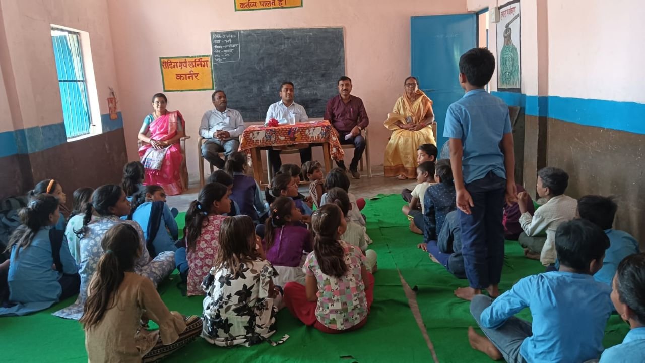 जब प्रशासनिक अधिकारी बने गुरूजी, छात्रों के सपनो को दी नई उड़ान,बताया शिक्षा का महत्व