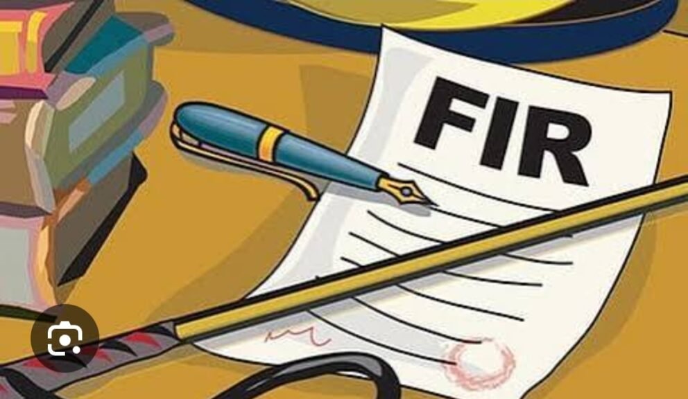 महिला के कान की झुमकी छीनकर लुटेरे फरार 