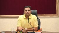 शासन की योजनाओं के ऋण वितरण में तेजी लाएं सभी बैंक,कलेक्टर राघवेंद्र सिंह