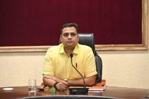 शासन की योजनाओं के ऋण वितरण में तेजी लाएं सभी बैंक,कलेक्टर राघवेंद्र सिंह