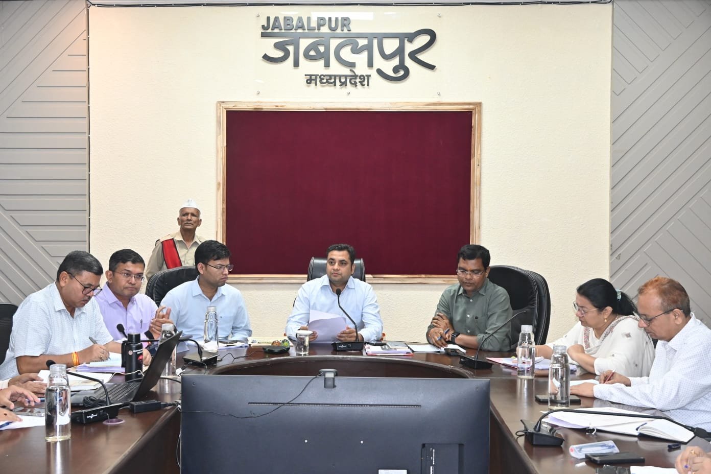 समितियों और खाद वितरण केंद्रों पर करनी होगी ये सुविधाएं 
