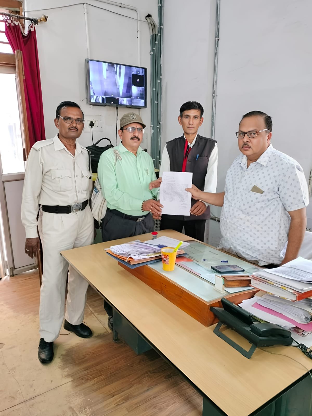 तमिलनाडु सरकार के पक्ष विपक्ष पर दंडात्मक कार्यवाही की मांग ज्ञापन