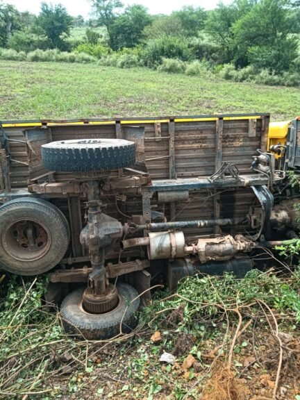 सिहोरा में मजदूरों से भरी पिकप पलटी,23 मजदूर घायल 