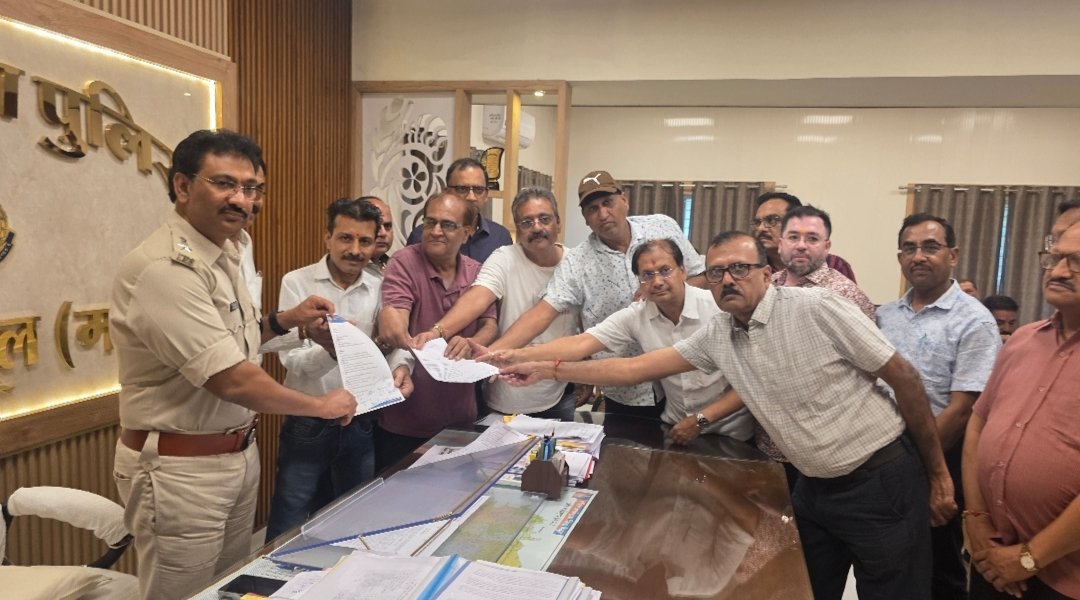 बढ़ते अपराध और जान माल की सुरक्षा को लेकर एकजुट हुए व्यवसायी