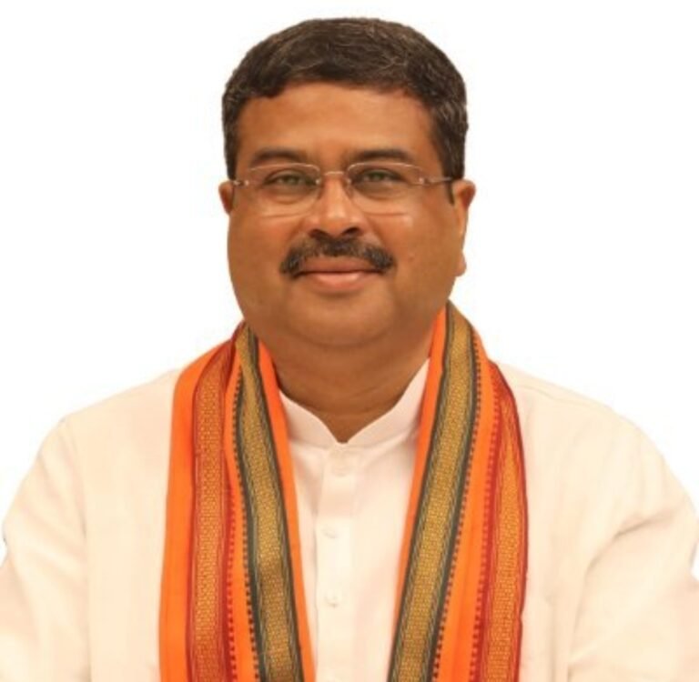 शिक्षा मंत्री धर्मेंद्र प्रधान ने दिया इस्तीफ़ा