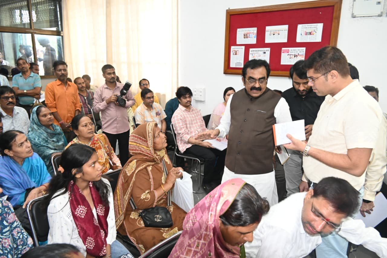 जनता की समस्याओं का निराकरण सर्वोच्च प्राथमिकता से होना चाहिए,लोक निर्माण मंत्री राकेश सिंह