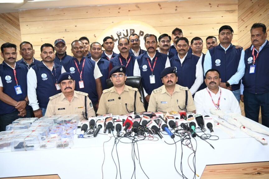 जबलपुर में 2 आरोपियों से 12 किलो 766 ग्राम गांजा जप्त 