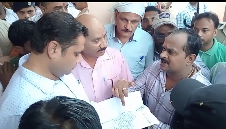 जन विश्वास अभियान 2026:कलेक्टर को कांग्रेस और आप ने सौपा ज्ञापन 