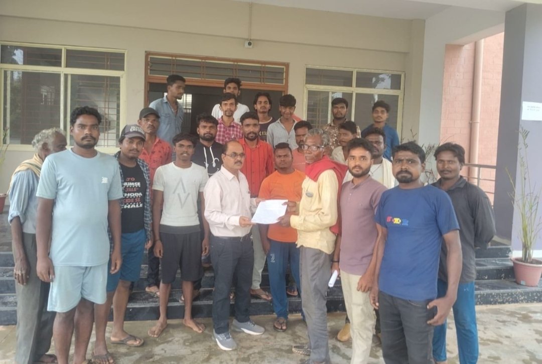अवैध शराब विक्रय पर ग्रामीणों का फूटा गुस्सा,ग्राम पंचायत सिहुडी के सैकड़ो ग्रामीण पहुंचे तहसील कार्यालय