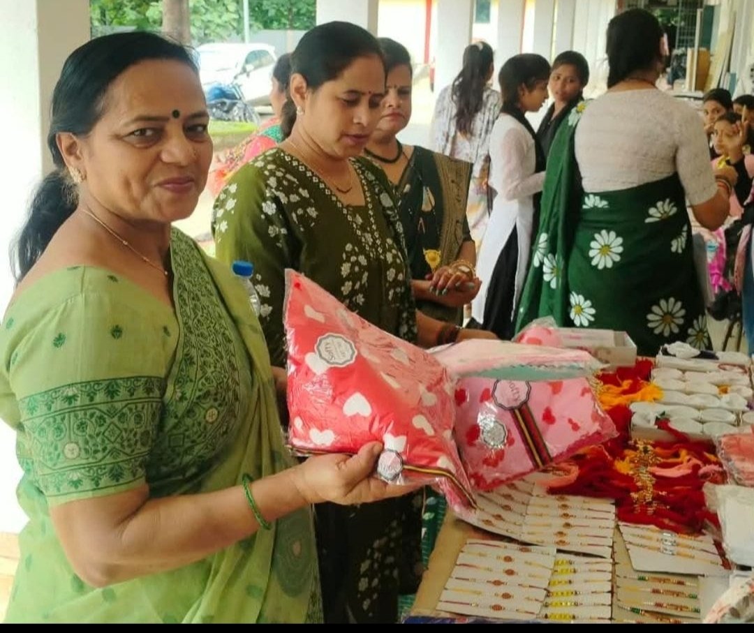 स्वयं का रोजगार स्थापित कर छात्र -छात्राये बन सकेंगी आत्मनिर्भर
