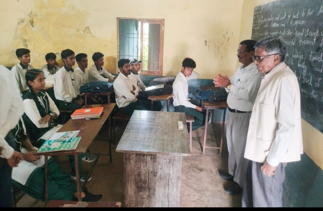 विद्यार्थियों को बतलाया गया देशी बीजों ओर जैविक खेती का महत्व