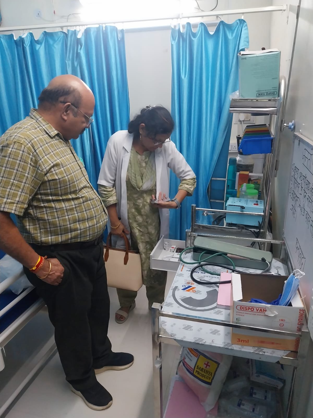 जनता पाइल्स आयुर्वेदिक हॉस्पिटल को नोटिस,डॉ लाल पैथलैब्स के सैंपल कलेक्शन सेंटर को किया सील,ग्रामीण क्षेत्रों में कब होगी कार्यवाही ?