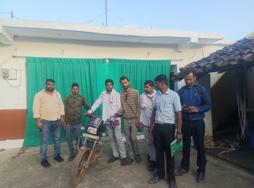 बिजली बिल वसूली करने मैदान पर उतरे कनिष्ठ सहित सहायक अभियंता