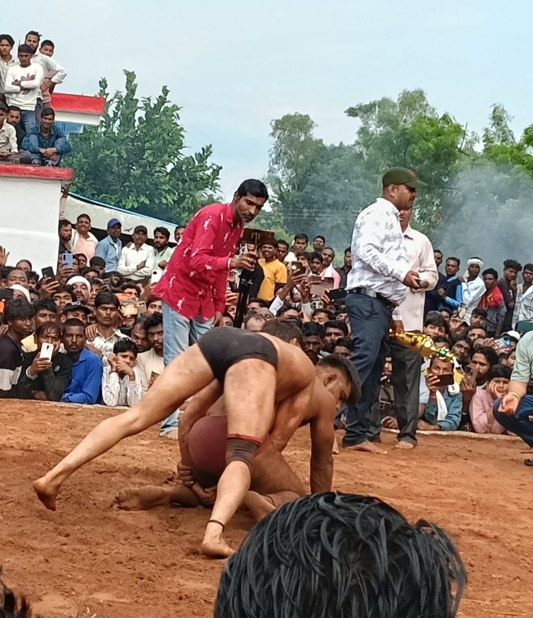 शेषनाग मंदिर में ऋषि पंचमी पर हुआ भव्य इनामी दंगल,दूर-दूर से पहुंचे पहलवान