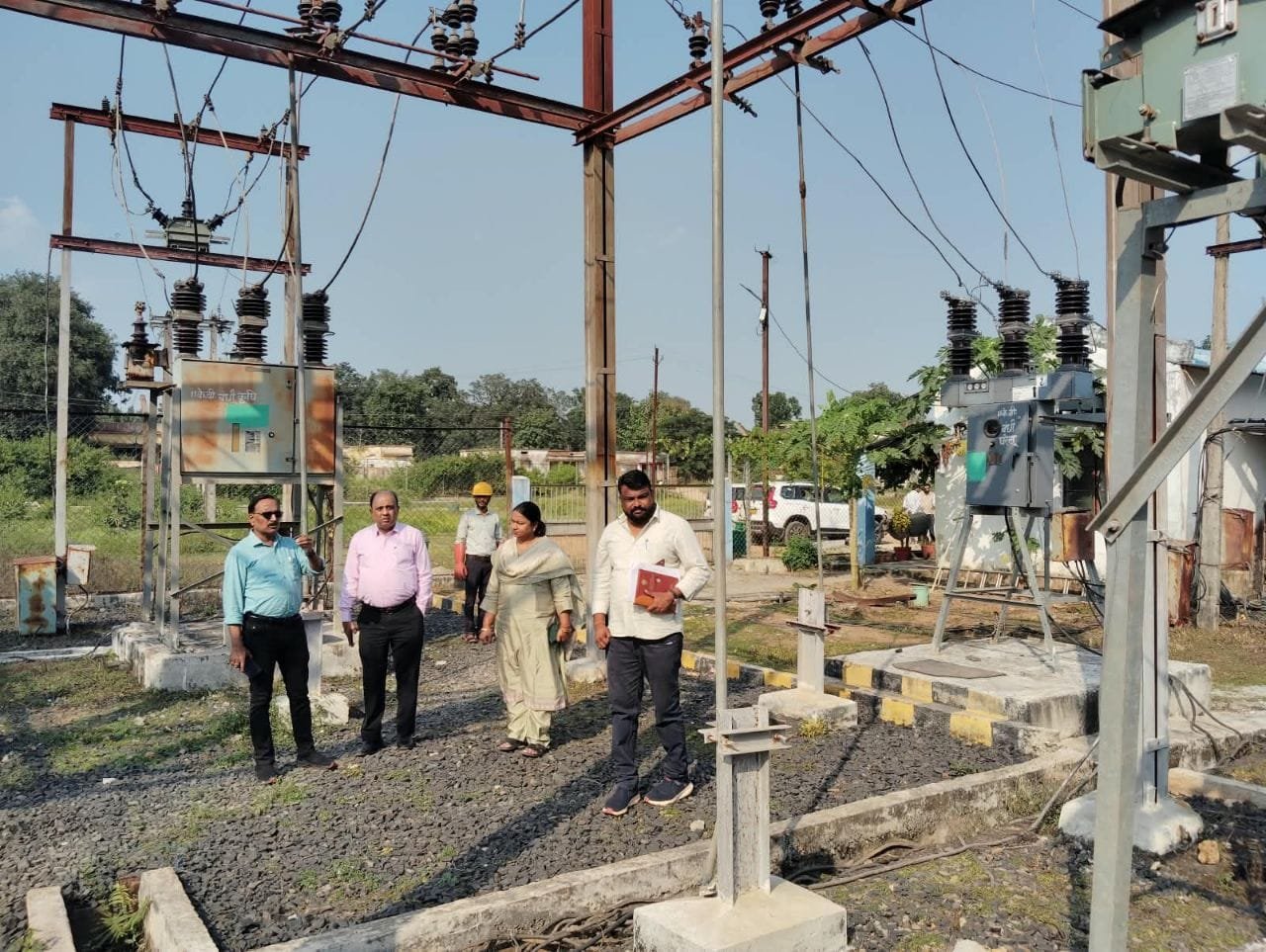 मुख्य अभियंता विद्युत विभाग नें किया स्लीमनाबाद विद्युत वितरण केंद्र का निरीक्षण