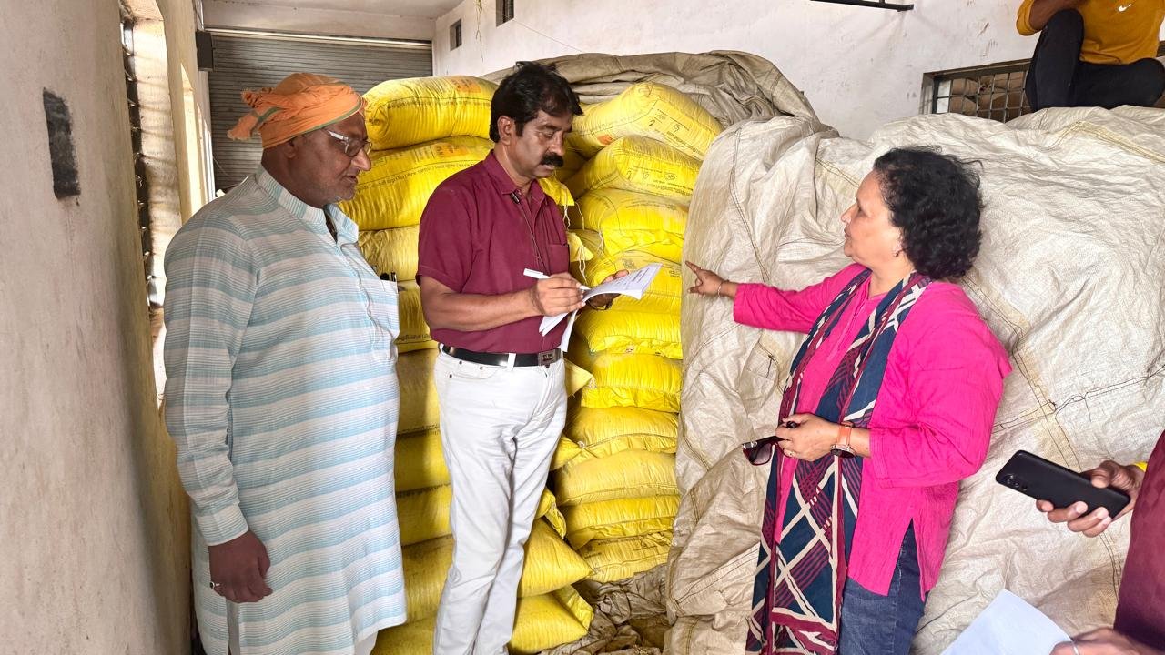 ज्यादा यूरिया का उपयोग मिट्टी के प्राकृतिक पोषक तत्वों के लिए हो सकता है खतरनाक